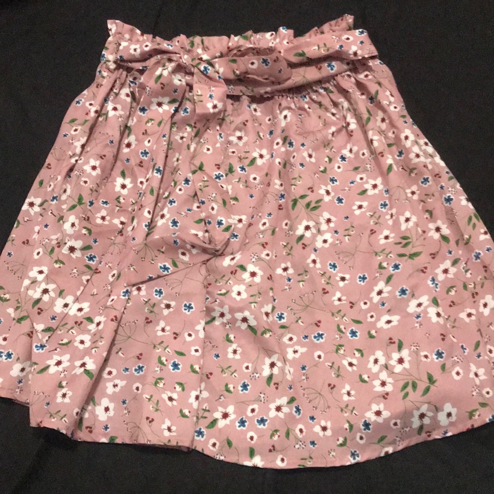 Floral skirt w/ matching belt
